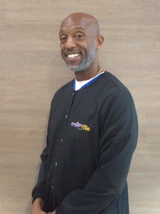 Damen Dental Hygienist